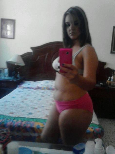 Amiga caliente haciendose unas fotitos