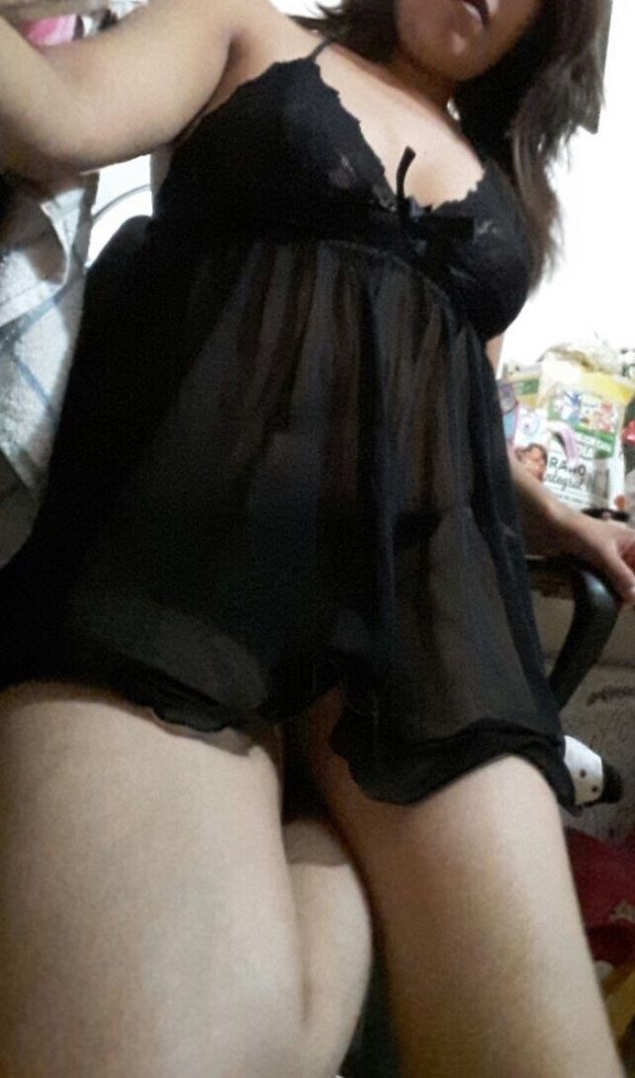 Mi mujer sacándose fotos cachondas