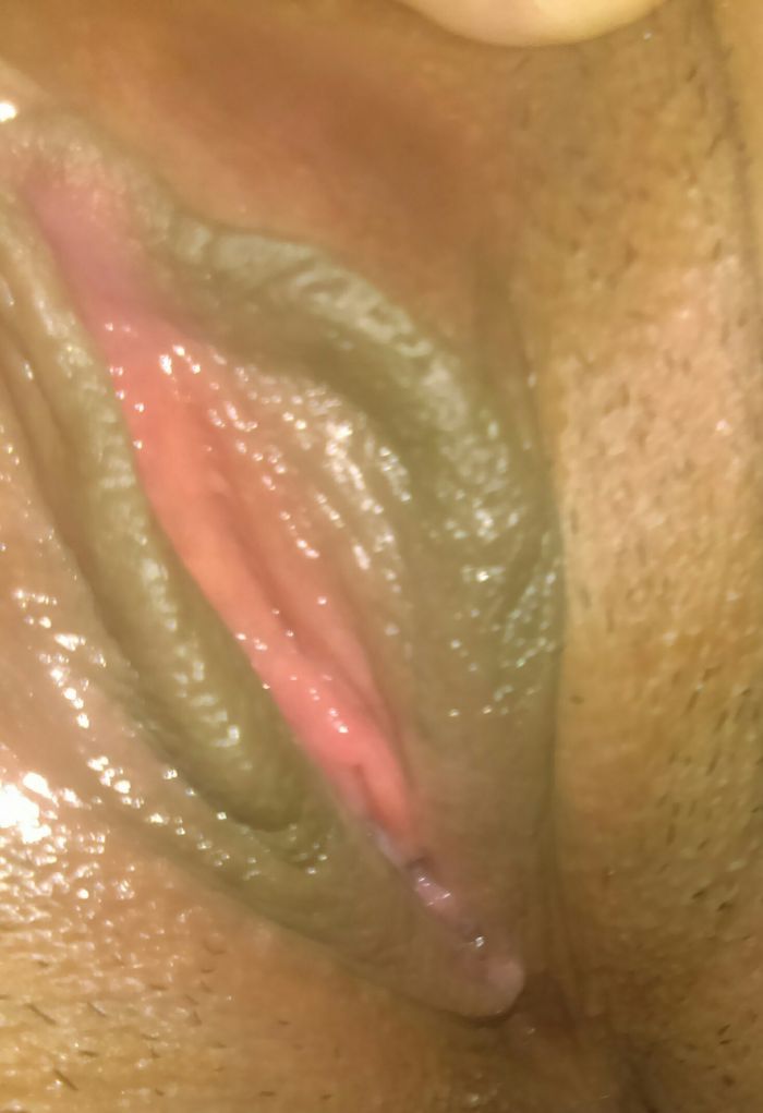 Moreno que rica grande por fuera y cerradita le gusta el sexo oral full caliente