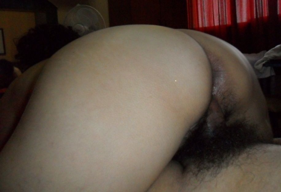 Mujer casada en sexy lenceria negra