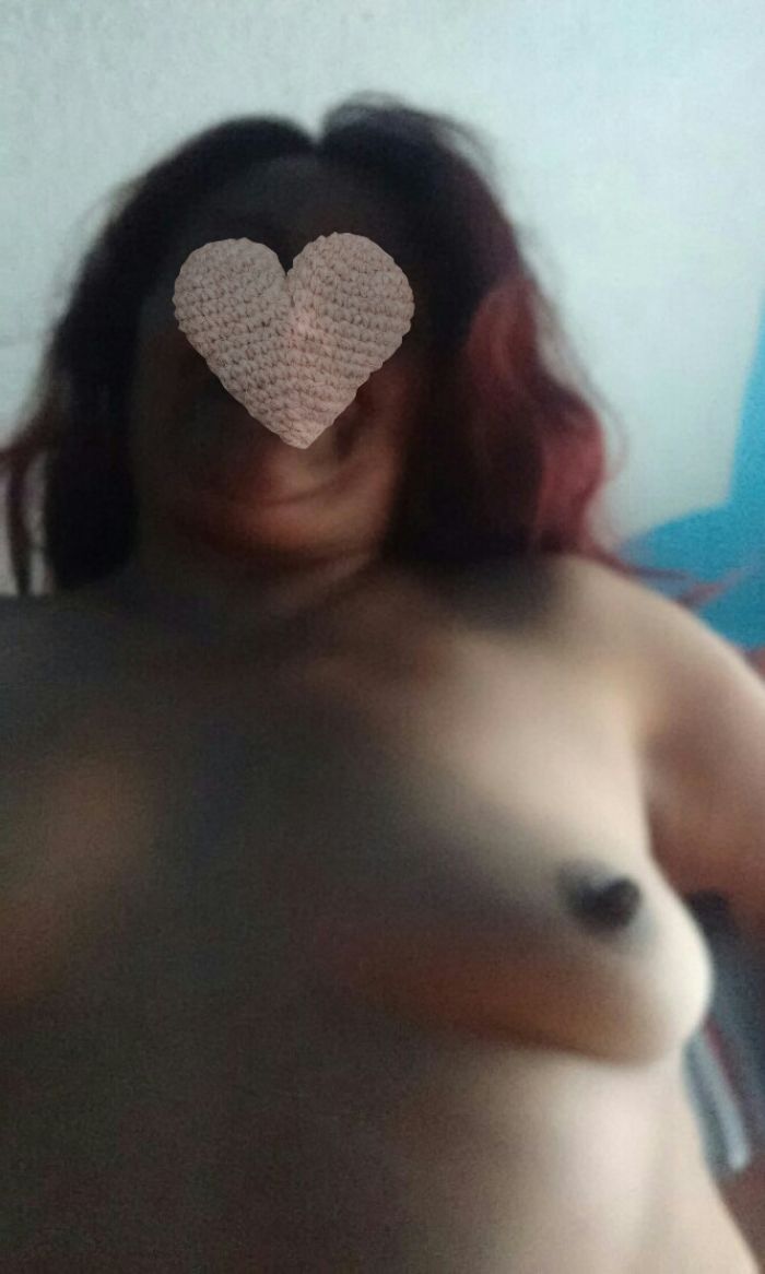 Las deliciosas tetitas de mi linda mujer que les parecen