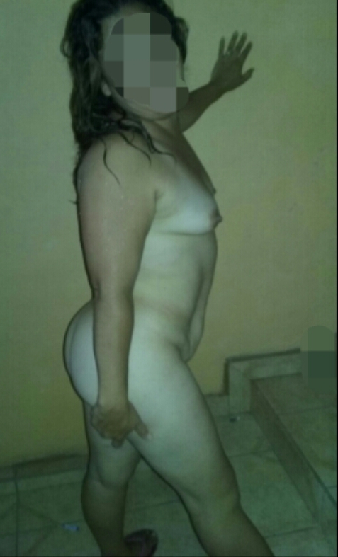 Esposa caliente en la ducha