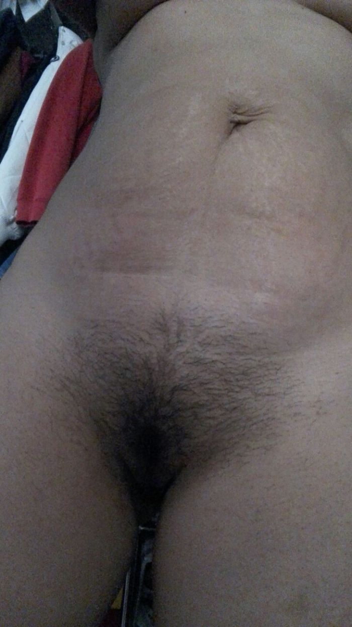 Linda y sensual mi novia enseñando