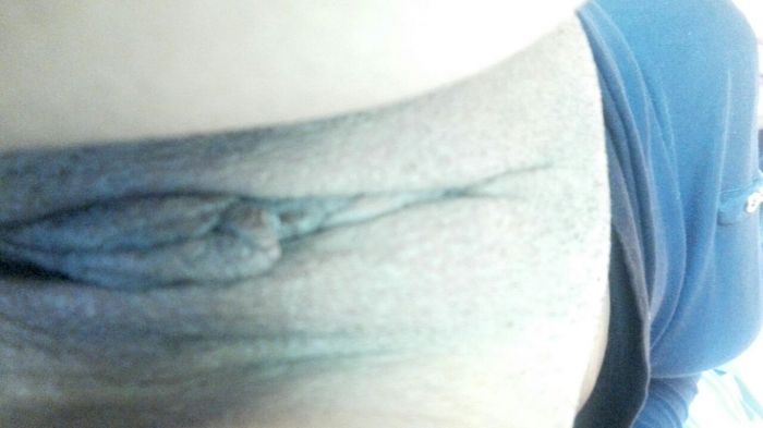 Probando con una fotos de mi vagina depilada