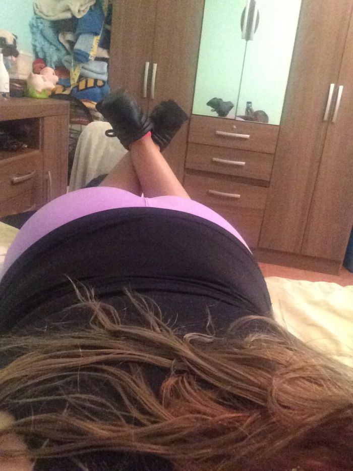 Mis lindas nalgas te gustaría tocarlas