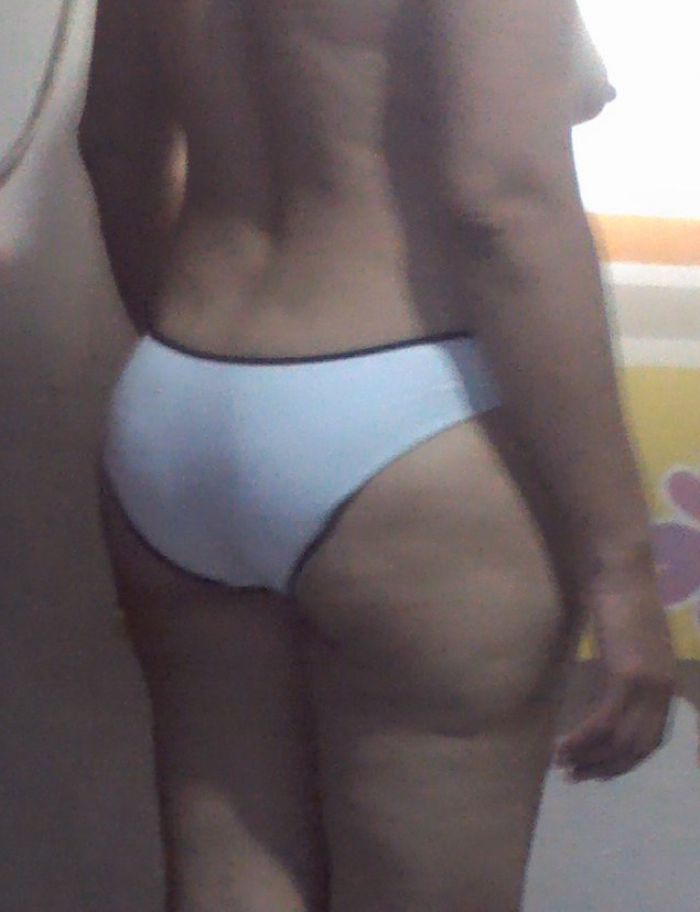 Esposa caliente quiere coger con dos machos a la vez