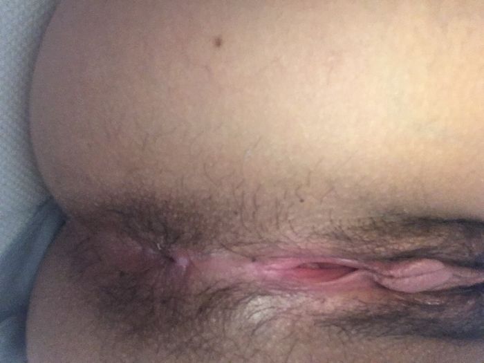 Coñito peludo después de correrme viendo porno lésbico