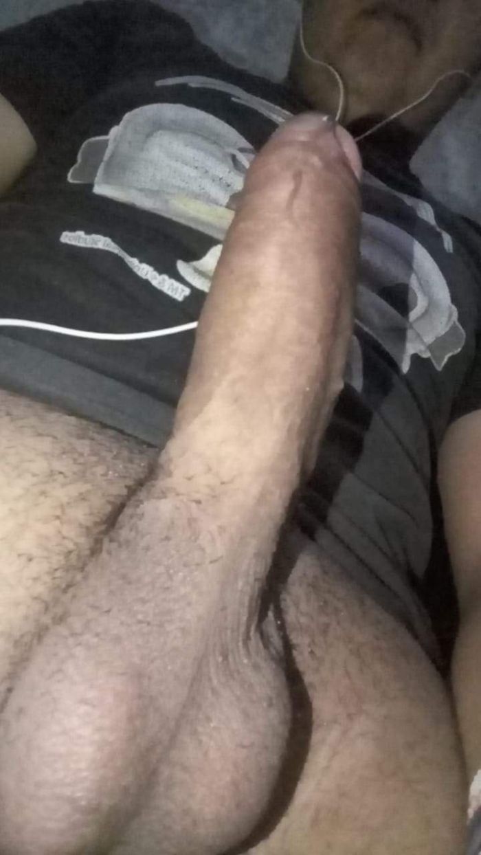 Mi verga jugosa y erecta para chicas bella