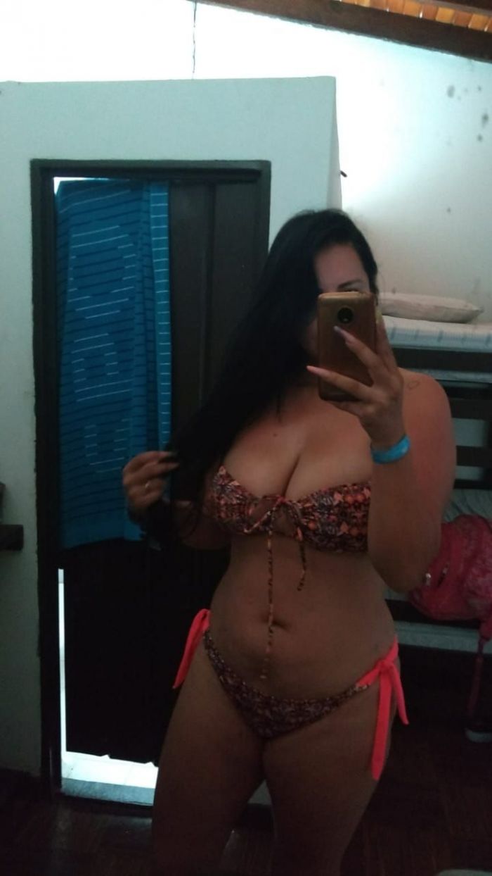 Fotos caseras de una hermosa colombiana tetona