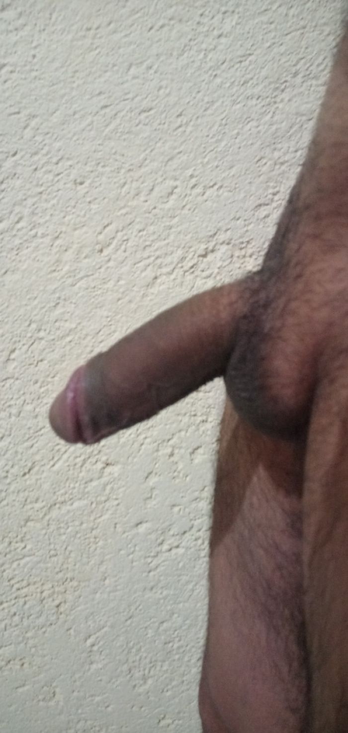 Mi verga esta caliente y quiere follar