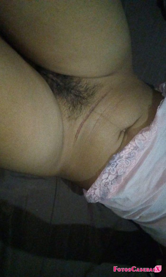 Chica adicta al sexo con chicos mayores