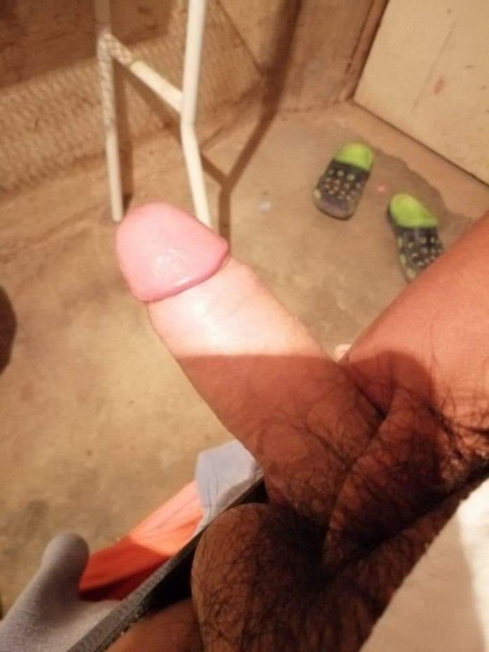 Que les parece mi pene pequeño y erecto