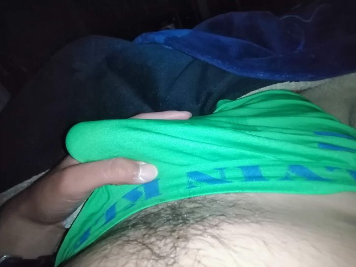 Chico caliente con ganas de coger una chica