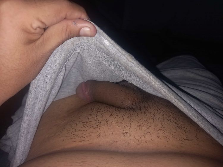 Mi pene caliente y juguetón denme su opinión