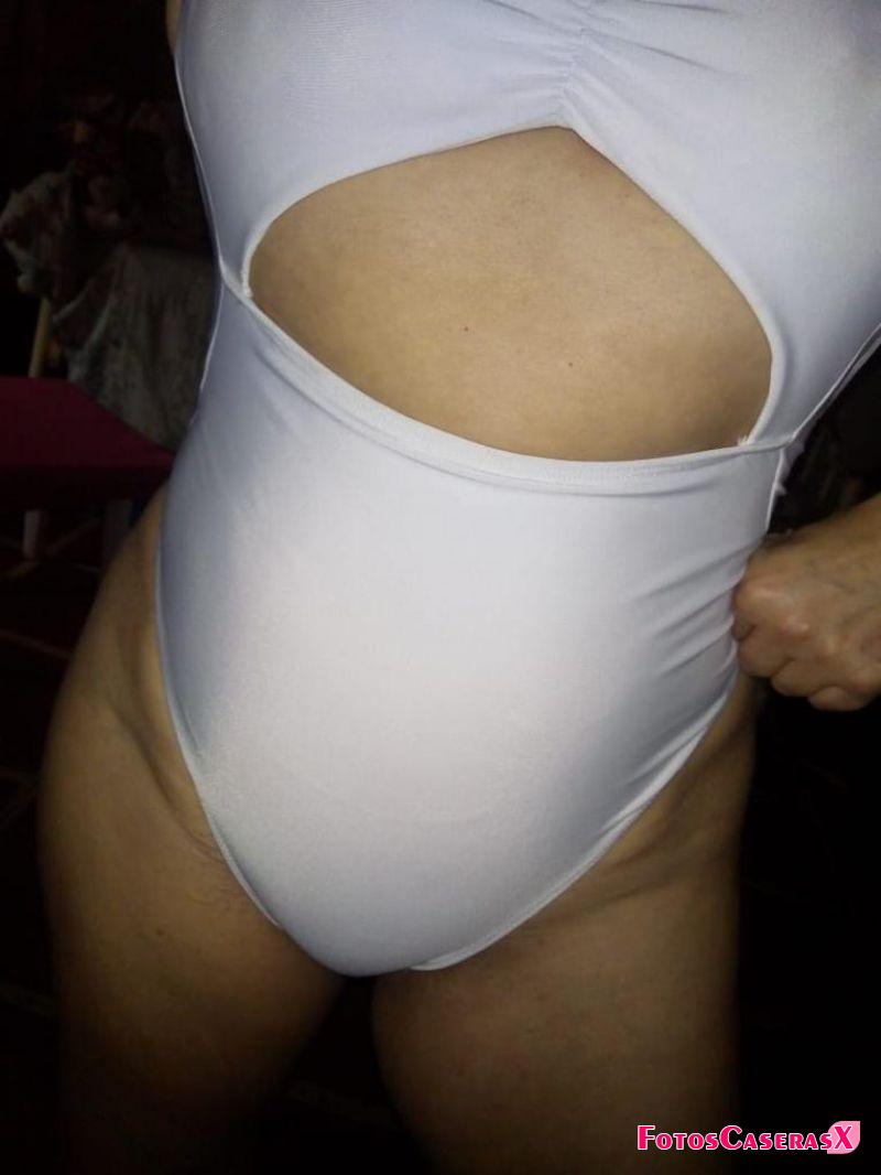 Cuerpo hermoso y desnudito de mi mujer