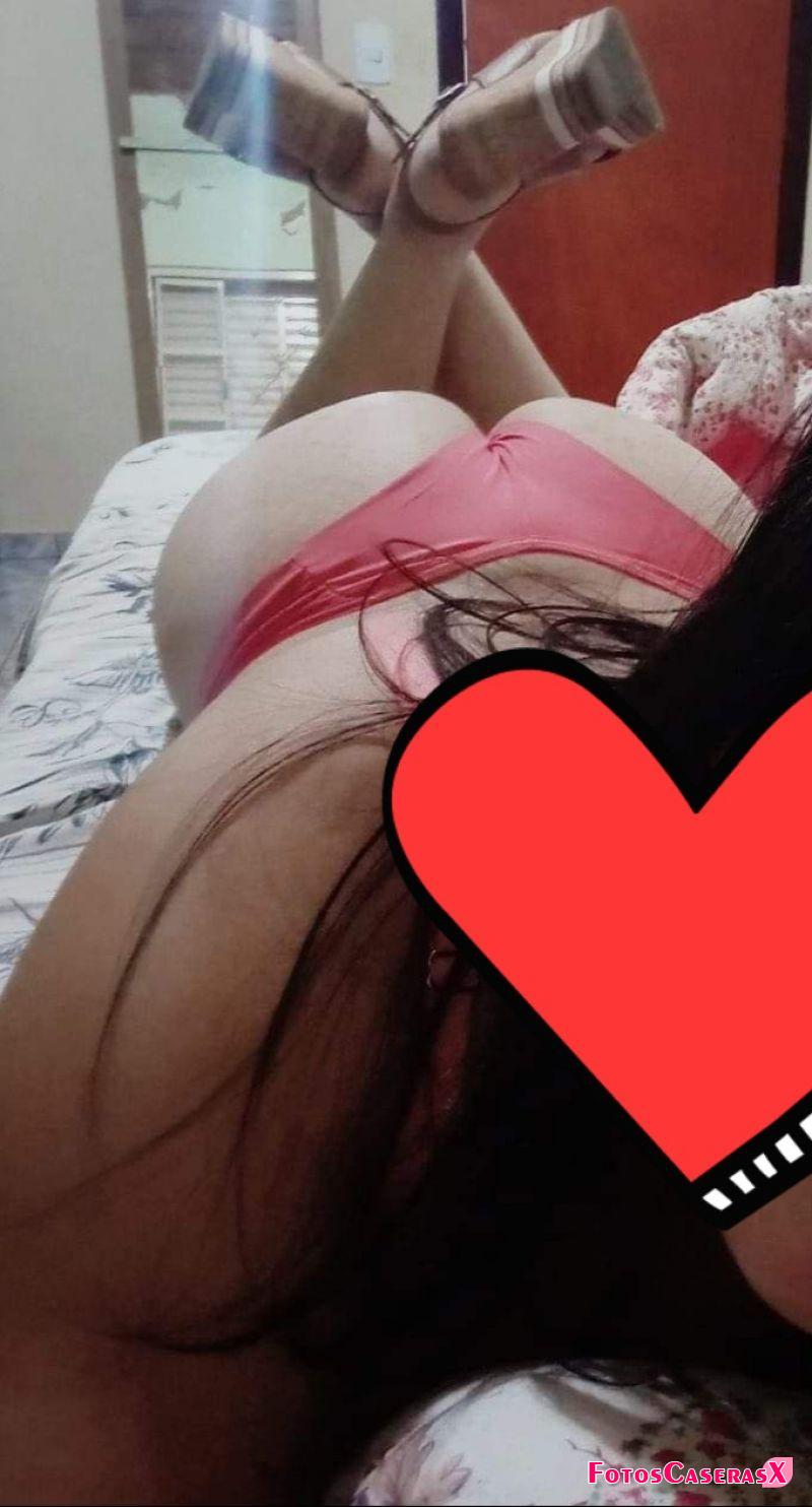 Mi novia en tanga bien hot espero que les gusten