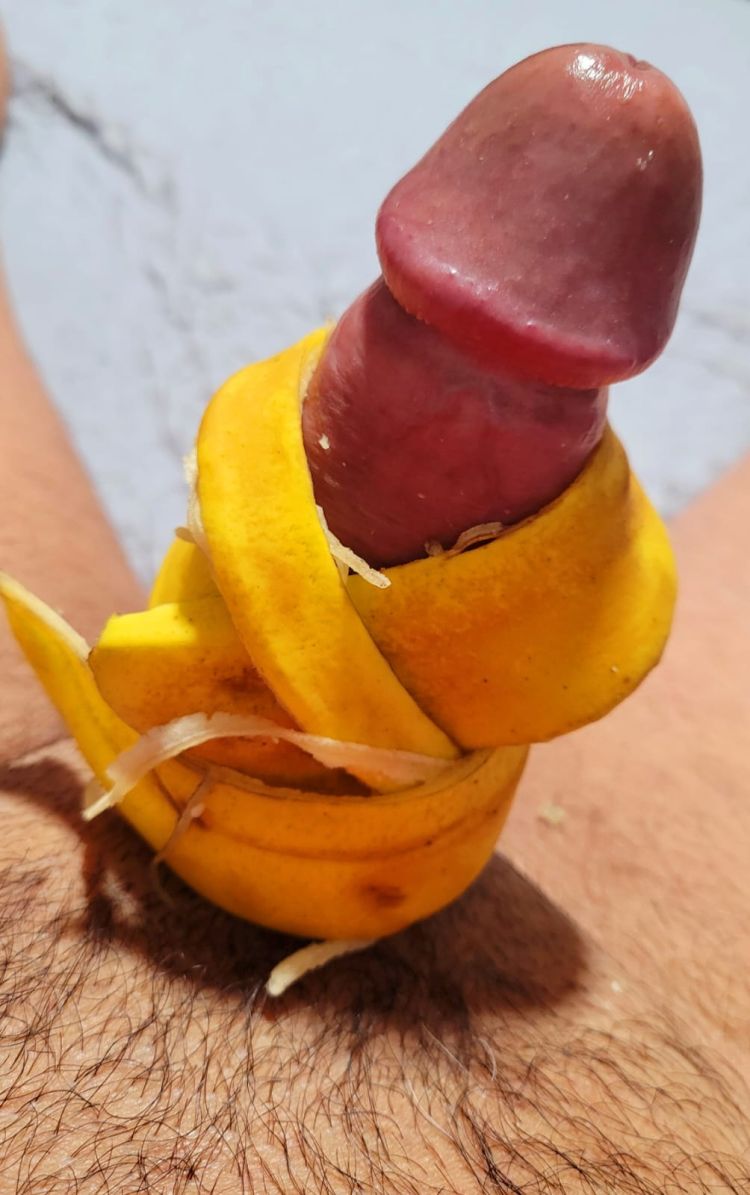 Mostrando mi banana a ver si es de su agrado