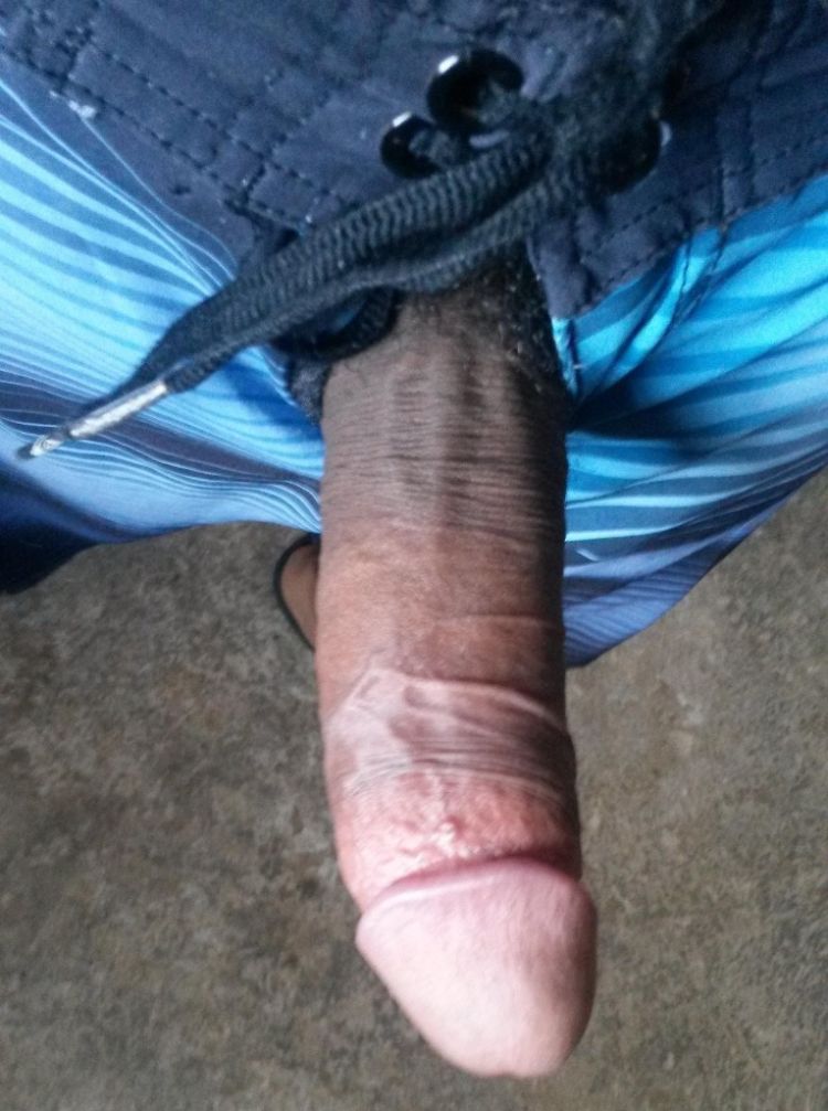 Muestra foto pene erecto duro excitado