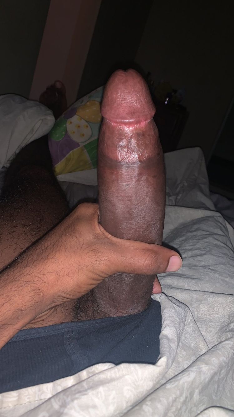 Aquí les muestro mí pene para que opinen mide 22 cm