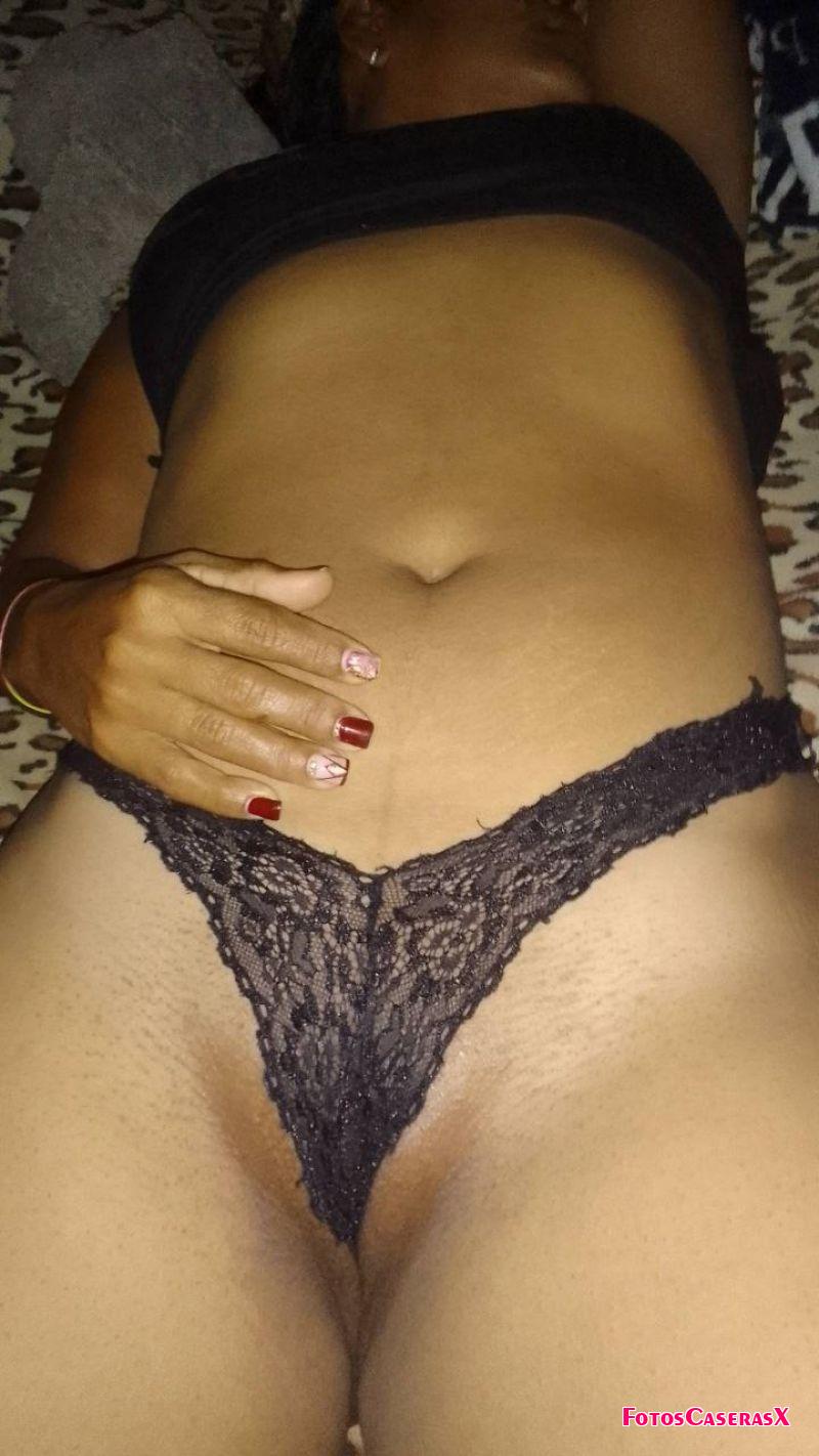 Mi esposa cachonda le encanta mostrar