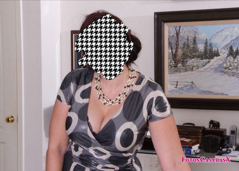 Señora muy cachonda muestra su lenceria 2 Señora muy cachonda muestra su lenceria