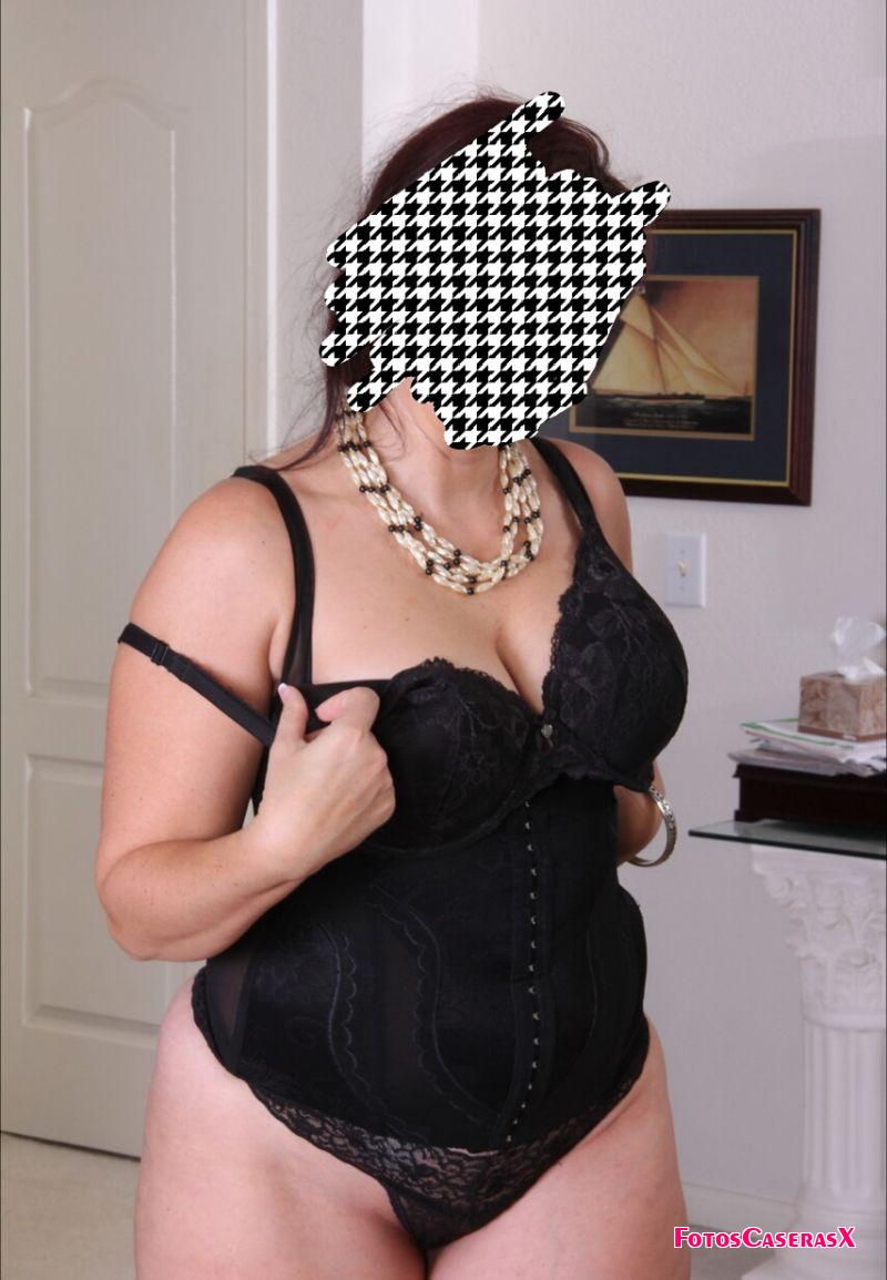 Señora muy cachonda muestra su lenceria 9 Señora muy cachonda muestra su lenceria