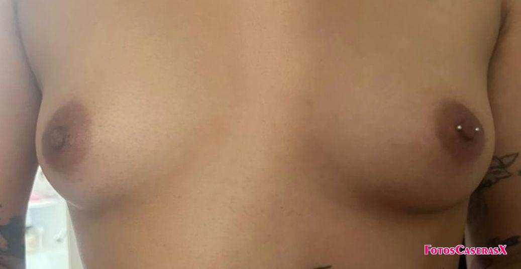 Esposa puta caliente y peluda, le encanta la verga 4 Esposa puta caliente y peluda, le encanta la verga