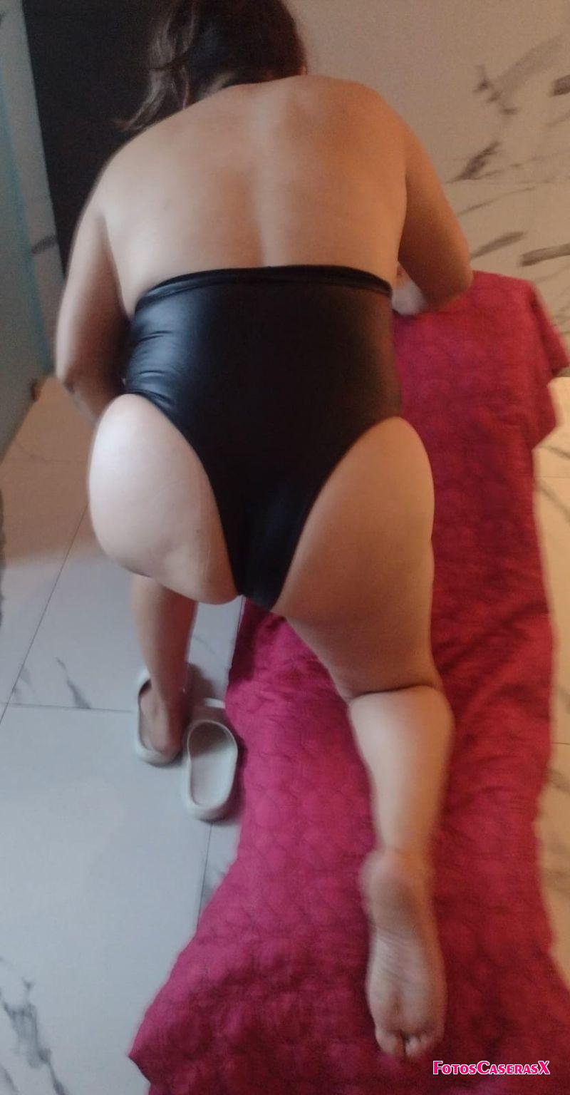 La señora del bikini azul muy fogosa 1 La señora del bikini azul muy fogosa