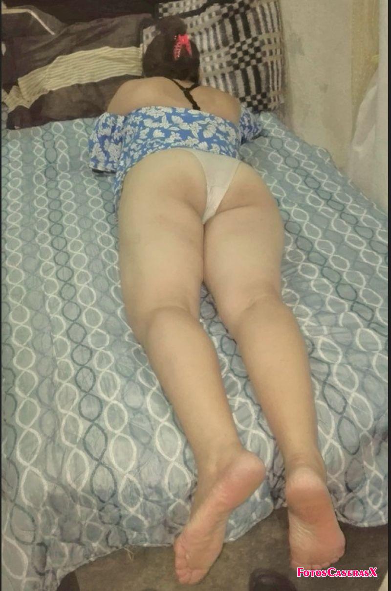 Disfrutando a mi bella y culona esposa