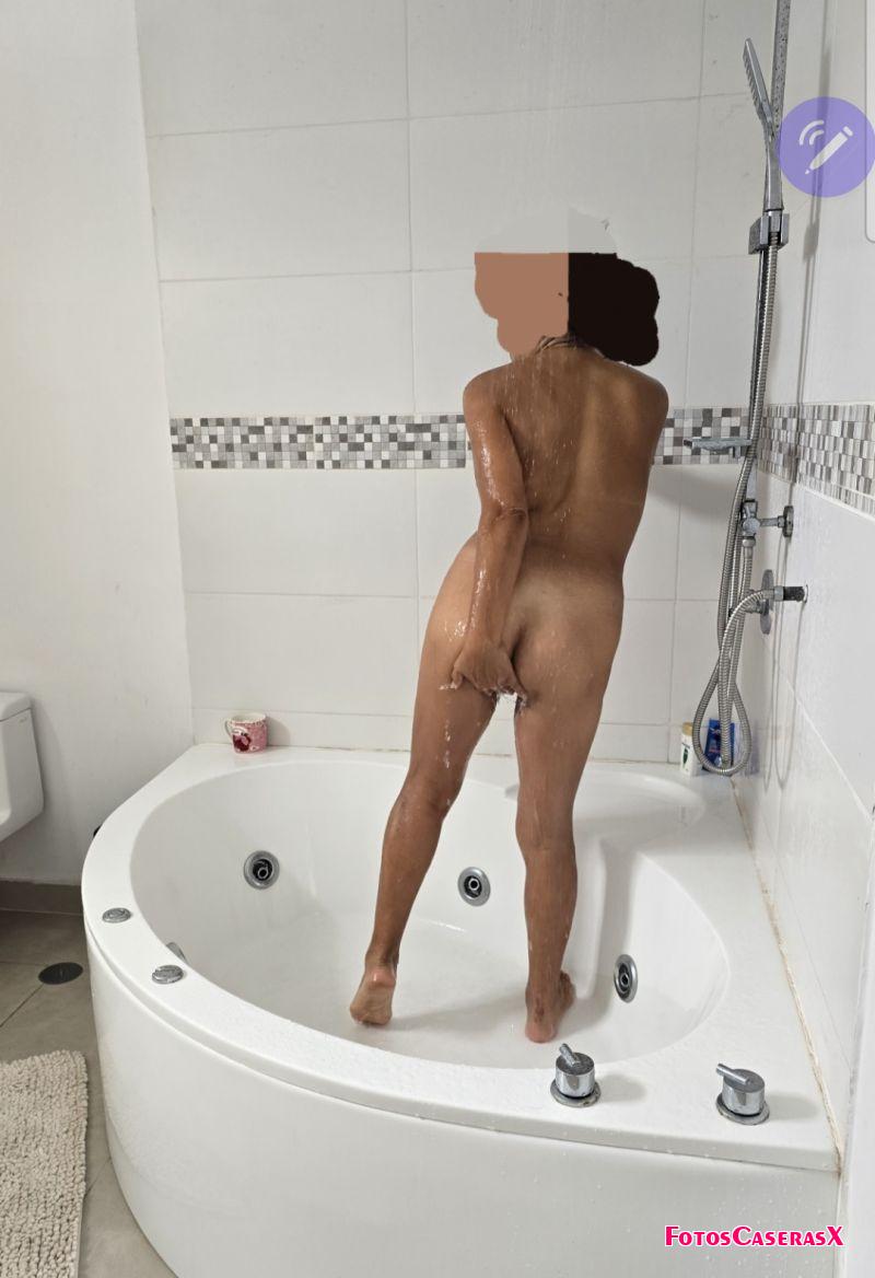 Chiquita rica tomando una rica ducha 5 Chiquita rica tomando una rica ducha